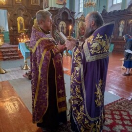 Молебен с акафистом Животворящему Кресту Господню. Молебен с акафистом Животворящему Кресту Господню.