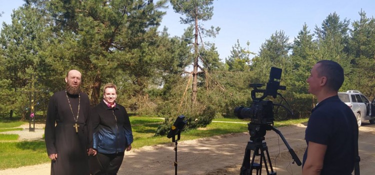 Пресвятая Богородица, помогай нам.