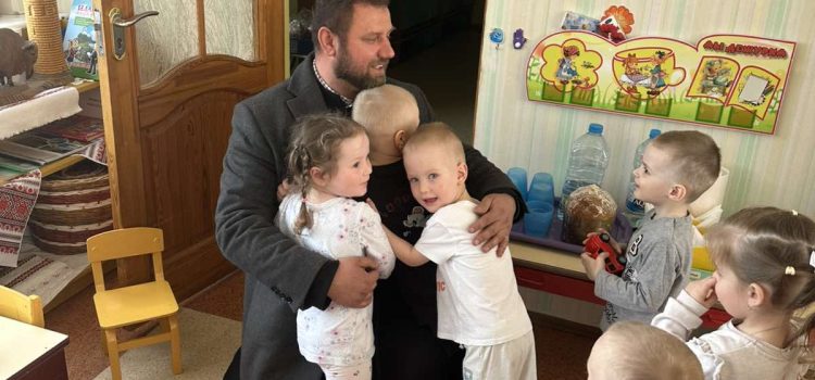 Со светлым праздником Пасхи.