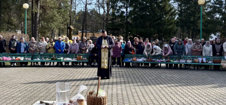 В Великую Субботу.