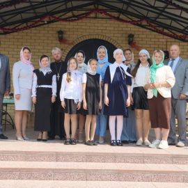 Представители районной власти посетила православный храм.